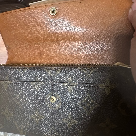 Louis Vuitton Sarah Long Wallet w/ Credit Card Slots, Box, Dust Bag & Chain - Picture 10 of 14